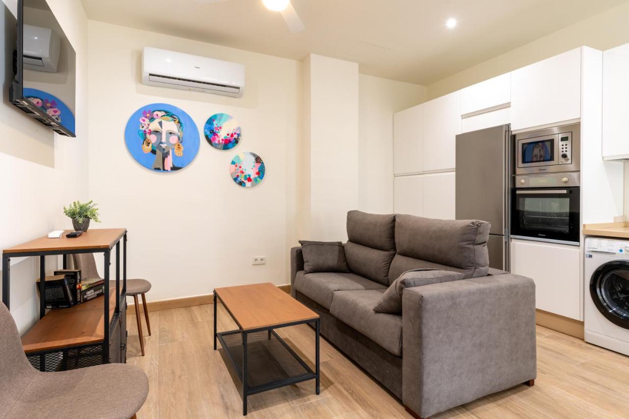 Apartamentos Cervantes 17 Севиля Екстериор снимка