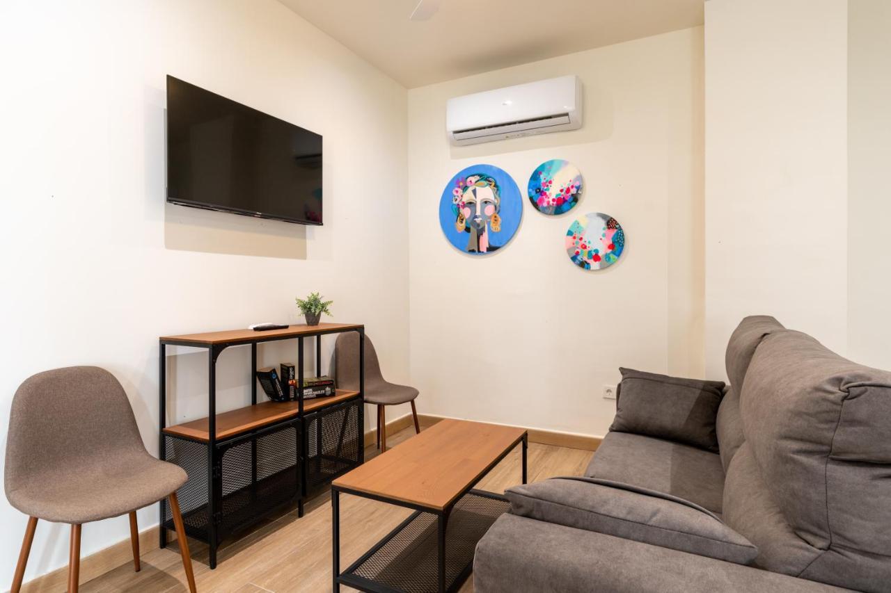 Apartamentos Cervantes 17 Севиля Екстериор снимка