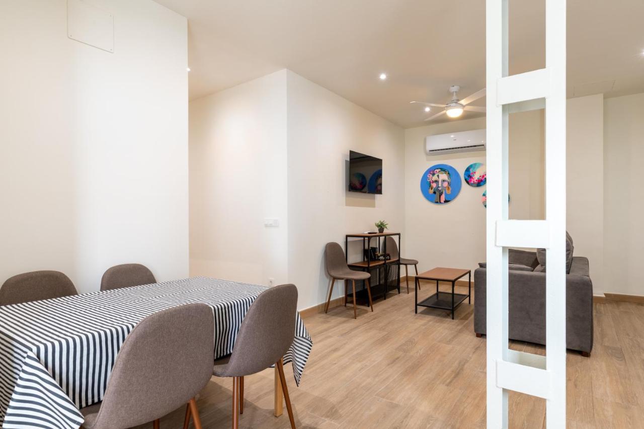 Apartamentos Cervantes 17 Севиля Екстериор снимка