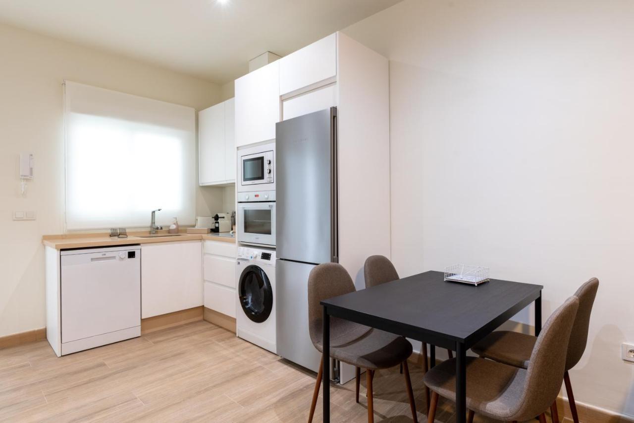 Apartamentos Cervantes 17 Севиля Екстериор снимка