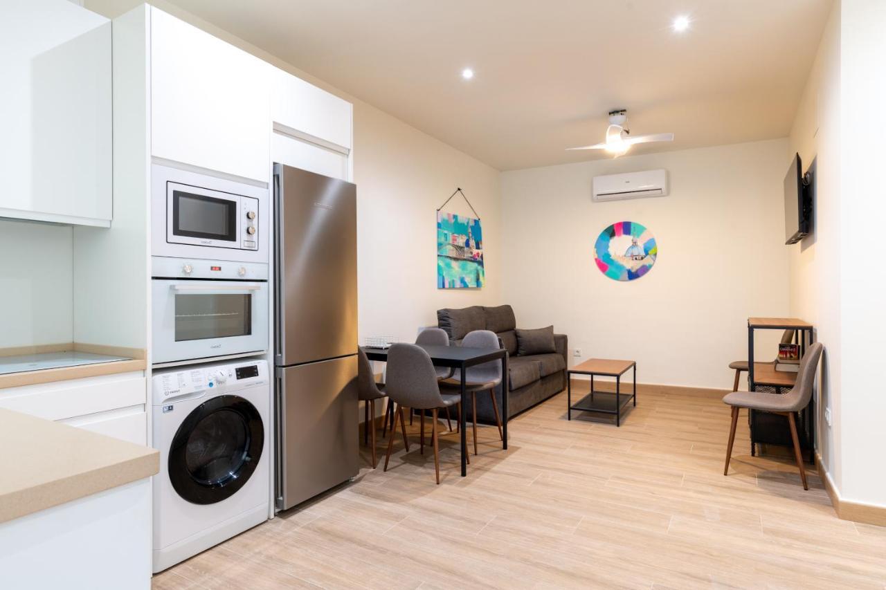 Apartamentos Cervantes 17 Севиля Екстериор снимка