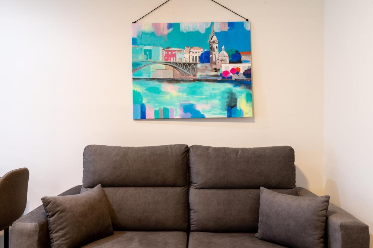 Apartamentos Cervantes 17 Севиля Екстериор снимка