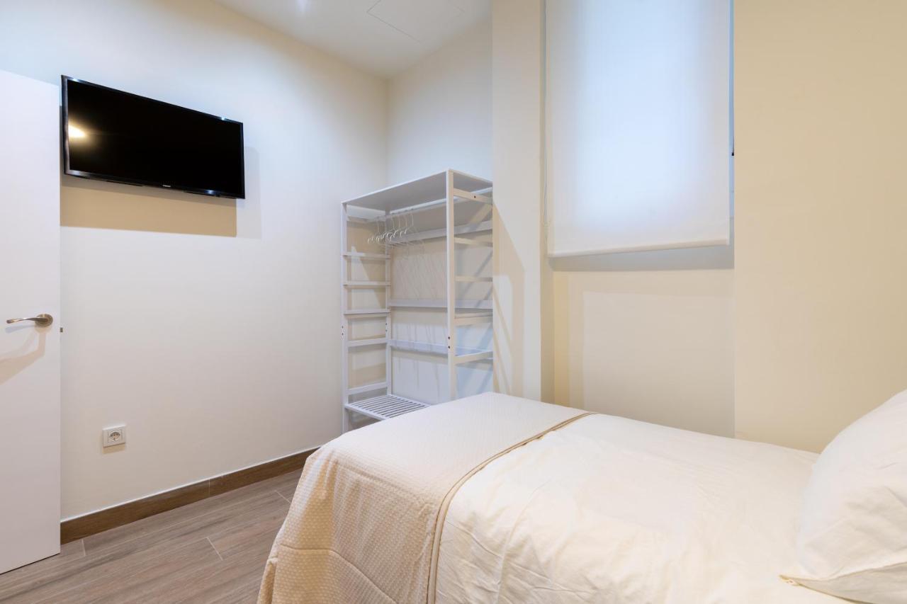Apartamentos Cervantes 17 Севиля Екстериор снимка
