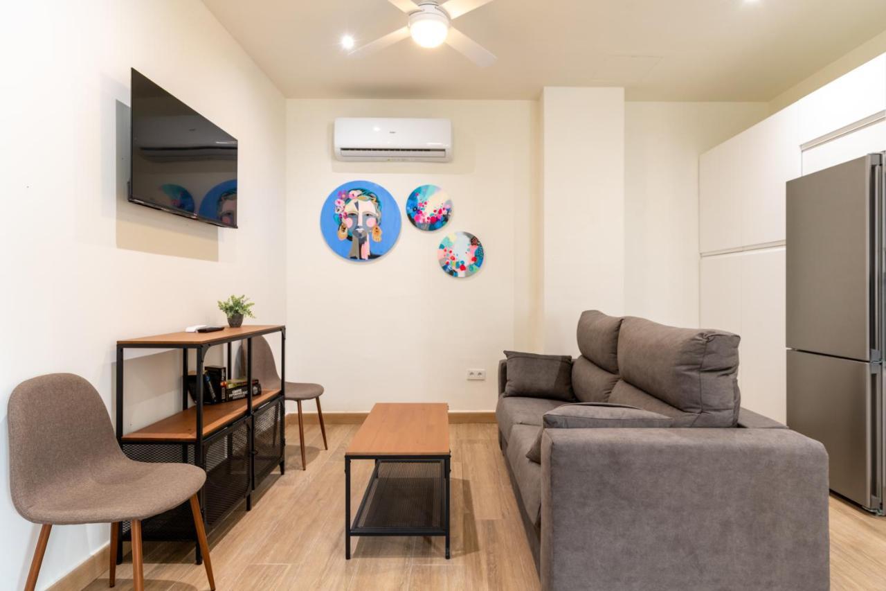 Apartamentos Cervantes 17 Севиля Екстериор снимка
