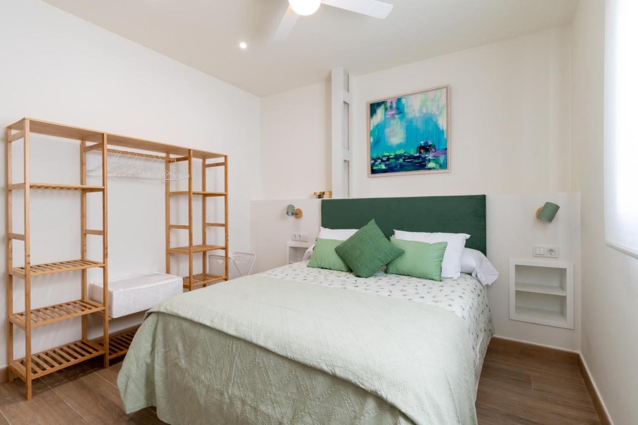 Apartamentos Cervantes 17 Севиля Екстериор снимка
