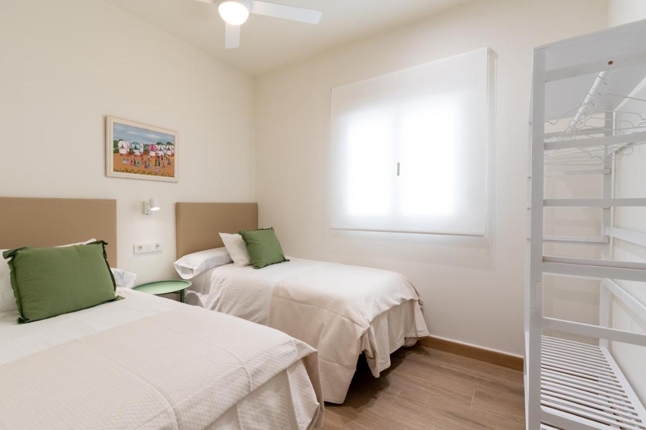 Apartamentos Cervantes 17 Севиля Екстериор снимка