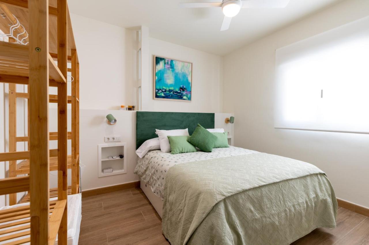 Apartamentos Cervantes 17 Севиля Екстериор снимка