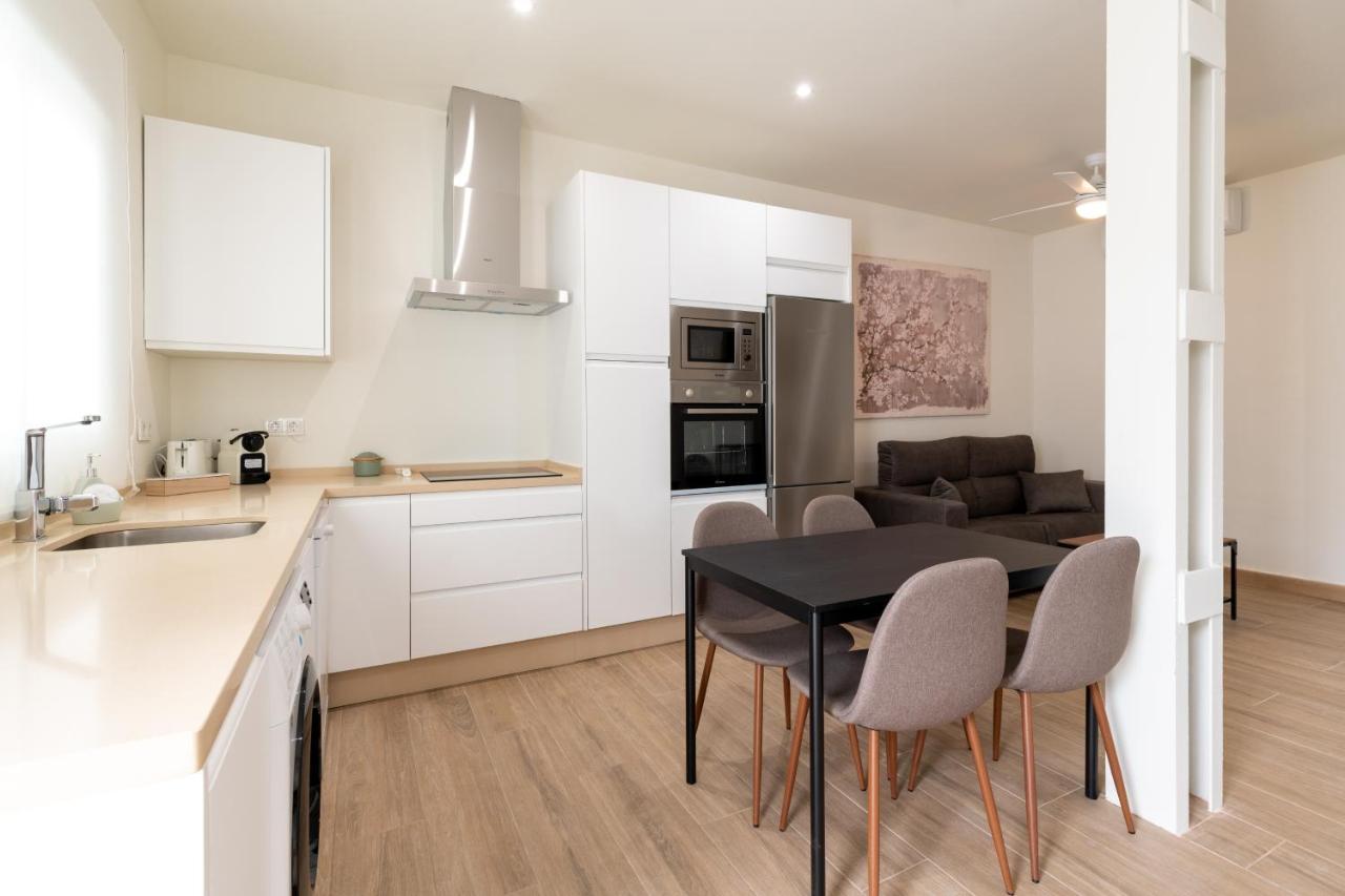 Apartamentos Cervantes 17 Севиля Екстериор снимка