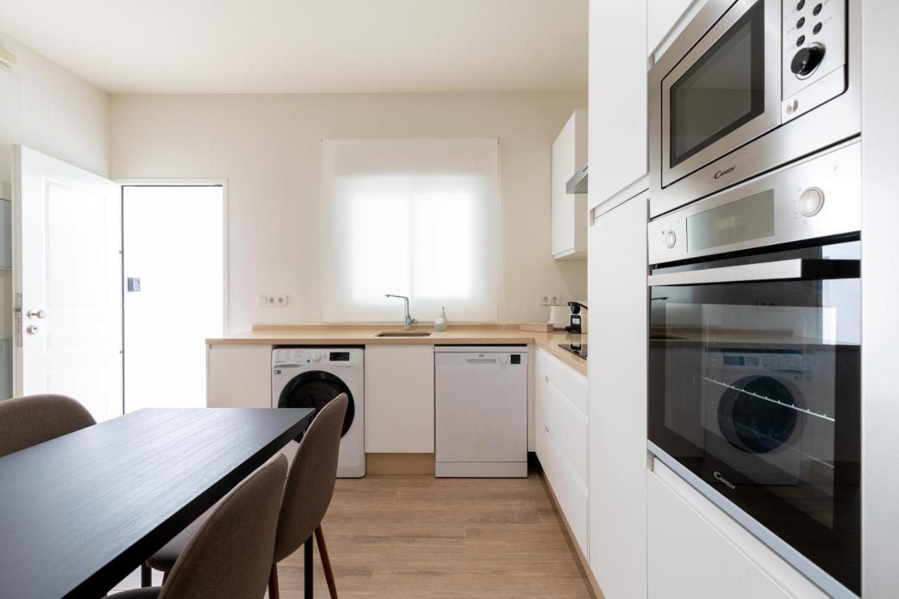 Apartamentos Cervantes 17 Севиля Екстериор снимка