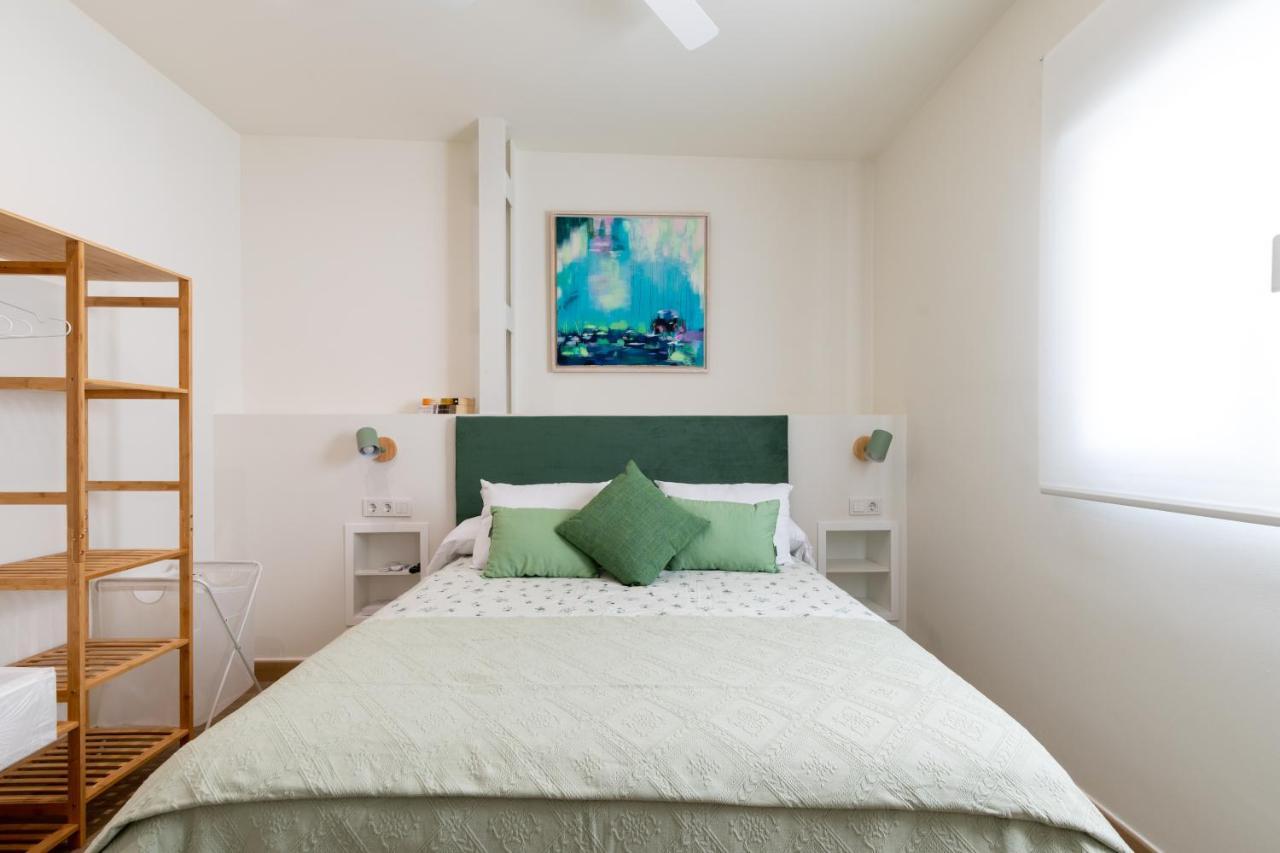 Apartamentos Cervantes 17 Севиля Екстериор снимка