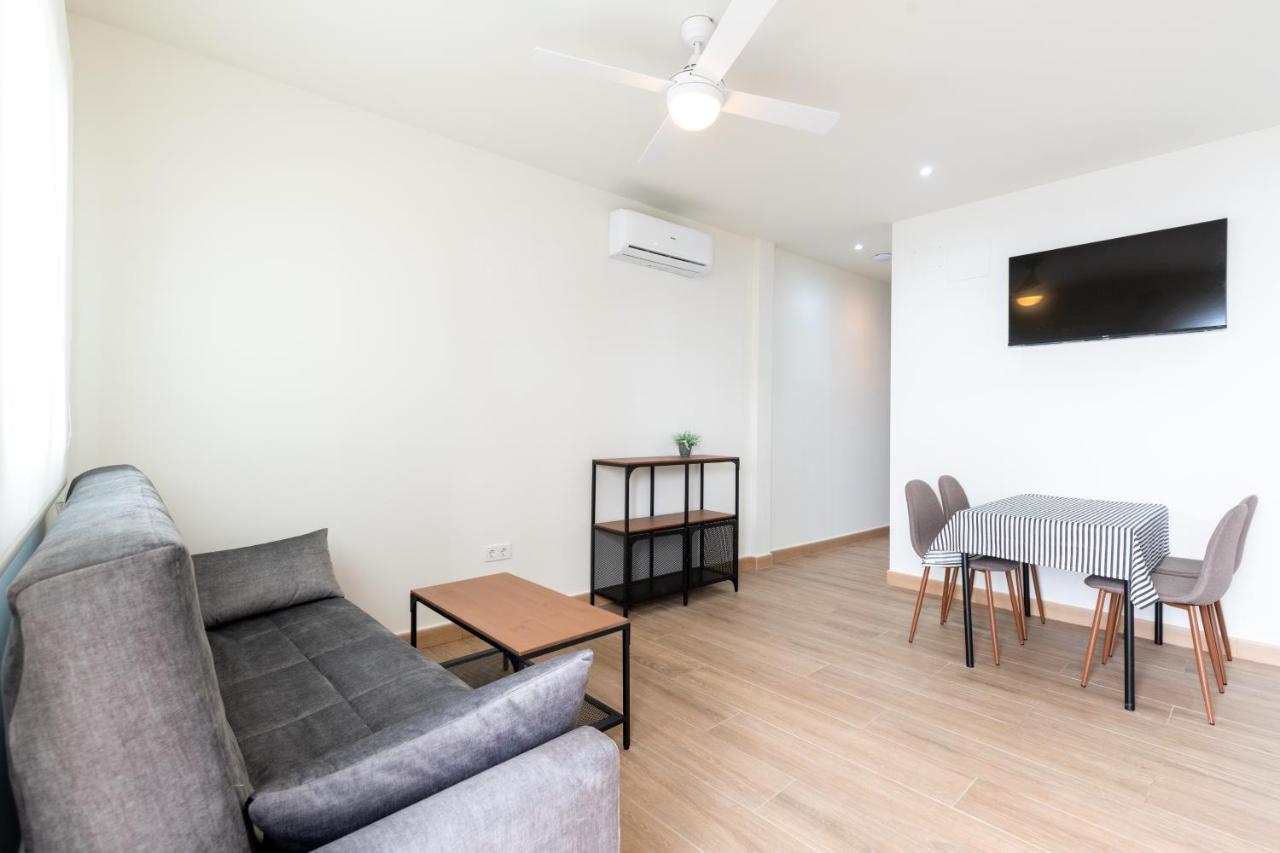 Apartamentos Cervantes 17 Севиля Екстериор снимка