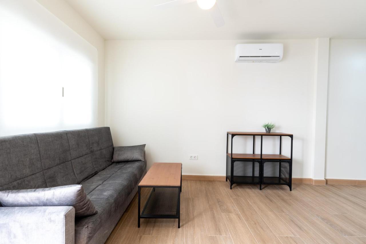 Apartamentos Cervantes 17 Севиля Екстериор снимка