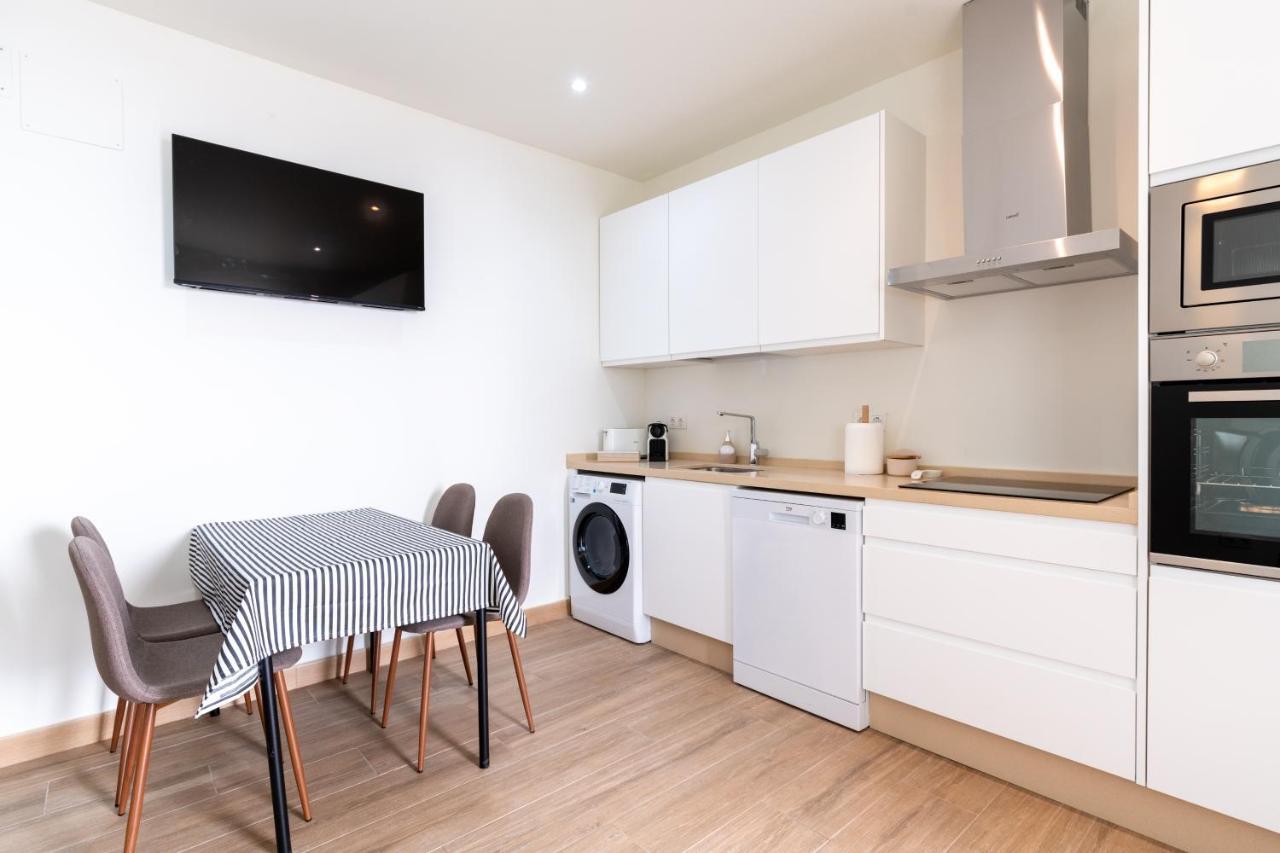 Apartamentos Cervantes 17 Севиля Екстериор снимка