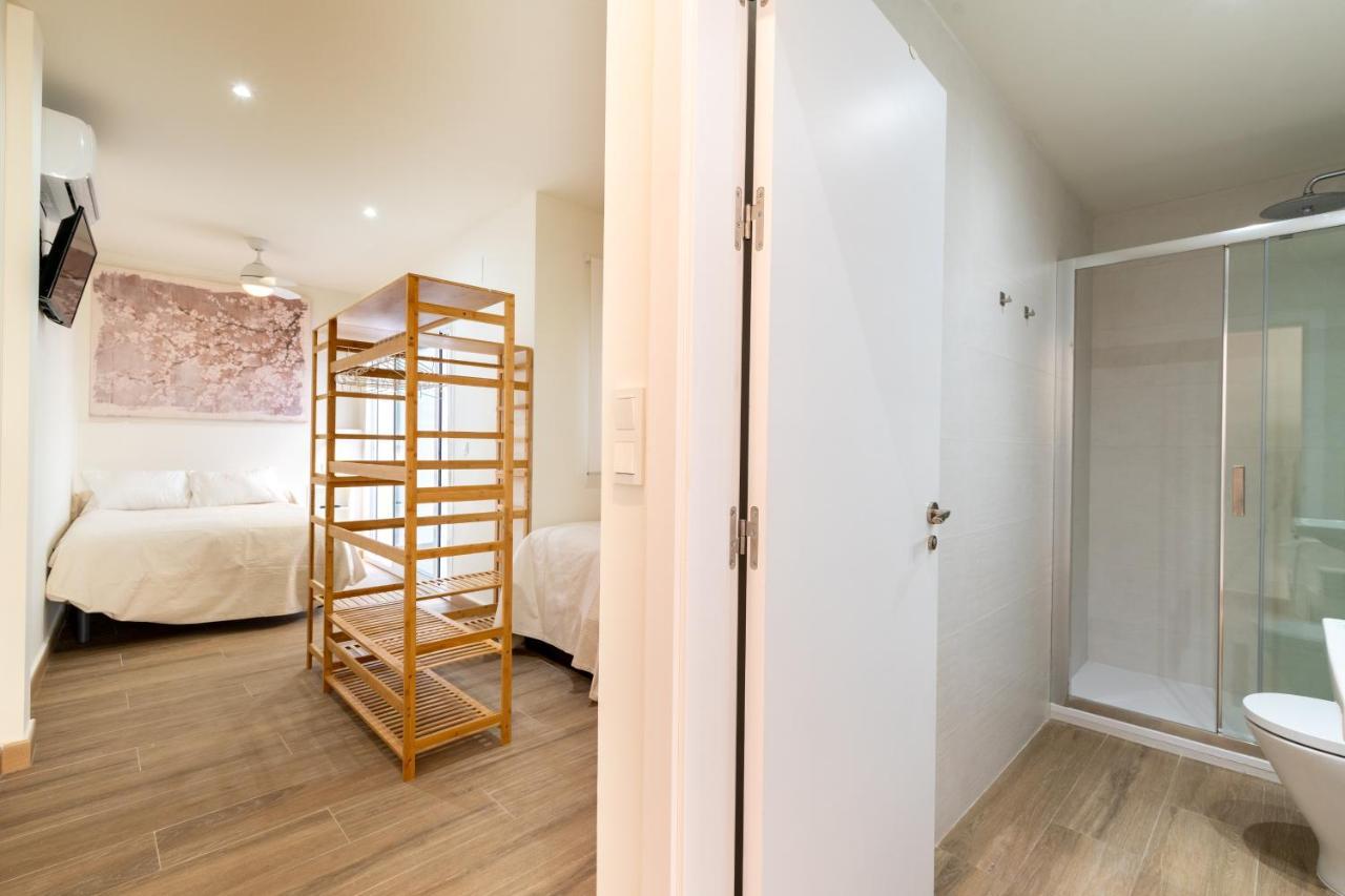 Apartamentos Cervantes 17 Севиля Екстериор снимка