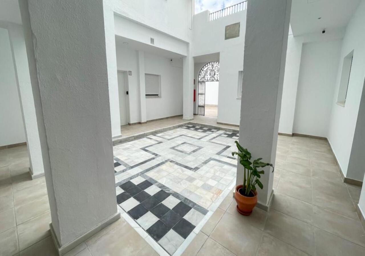 Apartamentos Cervantes 17 Севиля Екстериор снимка